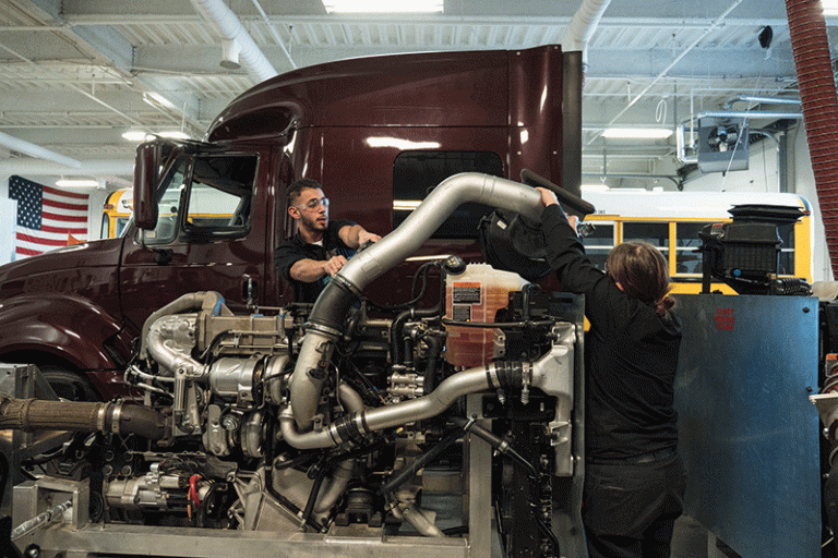 diesel-technicians-navistar-2019-03-13-23-05